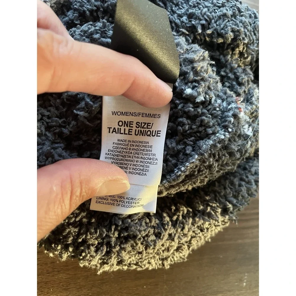 The North Face Logo Box Cuff Beanie Hat Grey Knit Beanie Fleece Inner